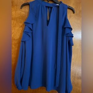 Women’s cold shoulder top size medium